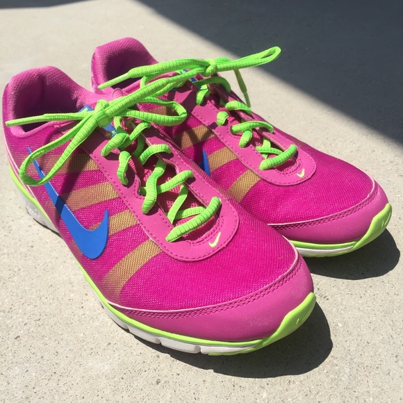 Nike Shoes - Fuchsia hot pink Nike air training runners